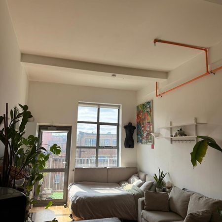 Cosy Private Room With Shared Bathroom Facilities Londen Buitenkant foto